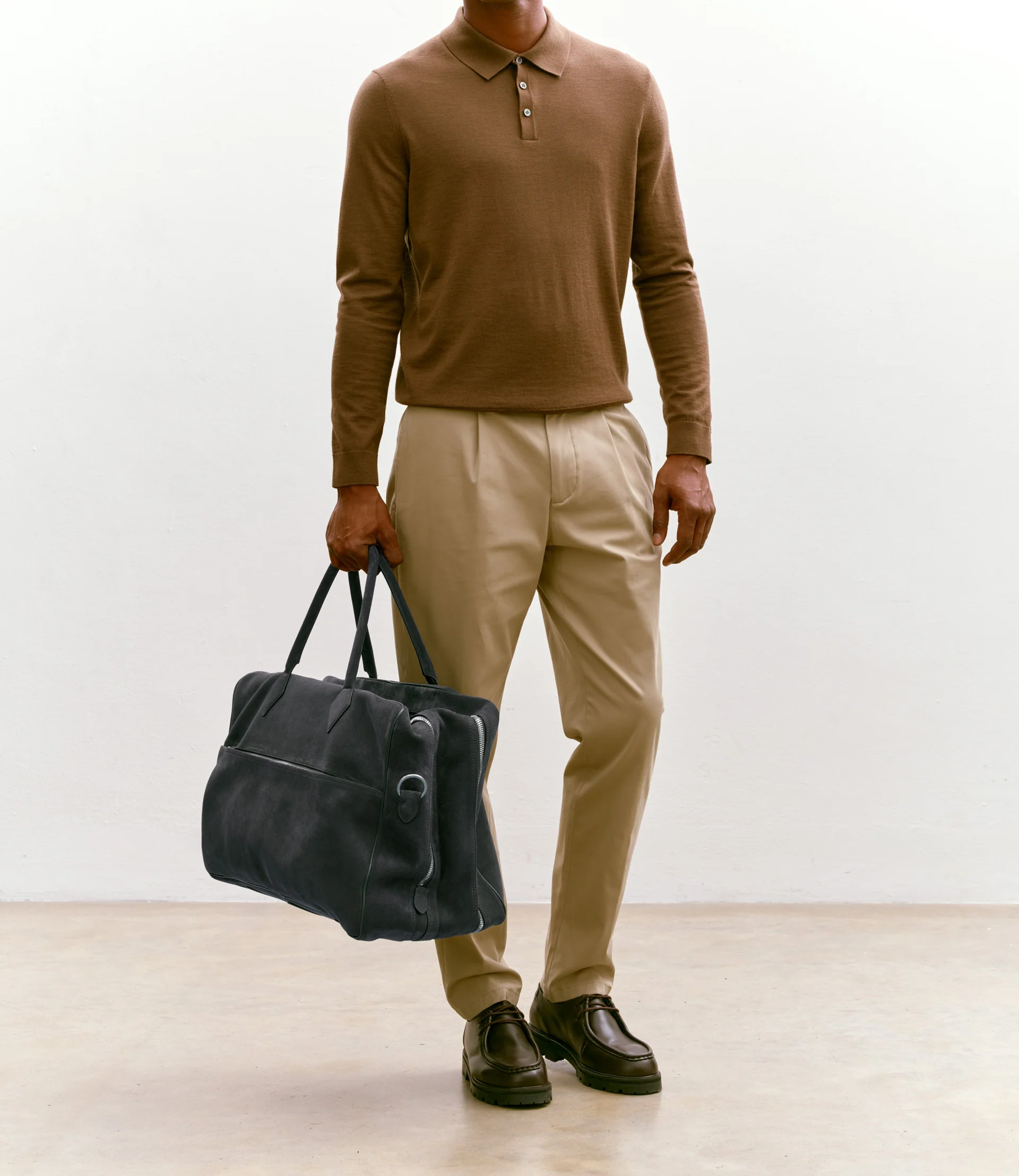 Closer Weekend Suede Lava - Image 5