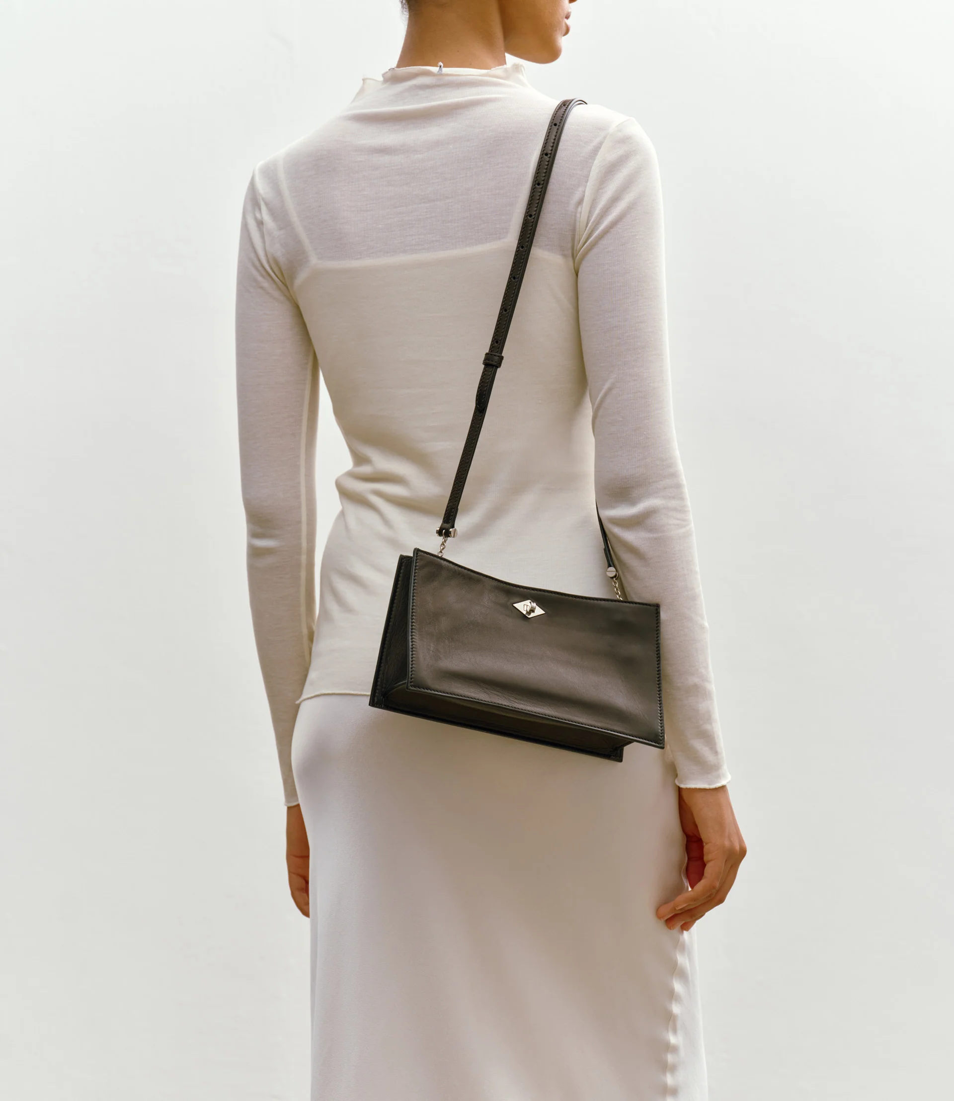 Ease 28 Buttery Nappa Black - Image 4