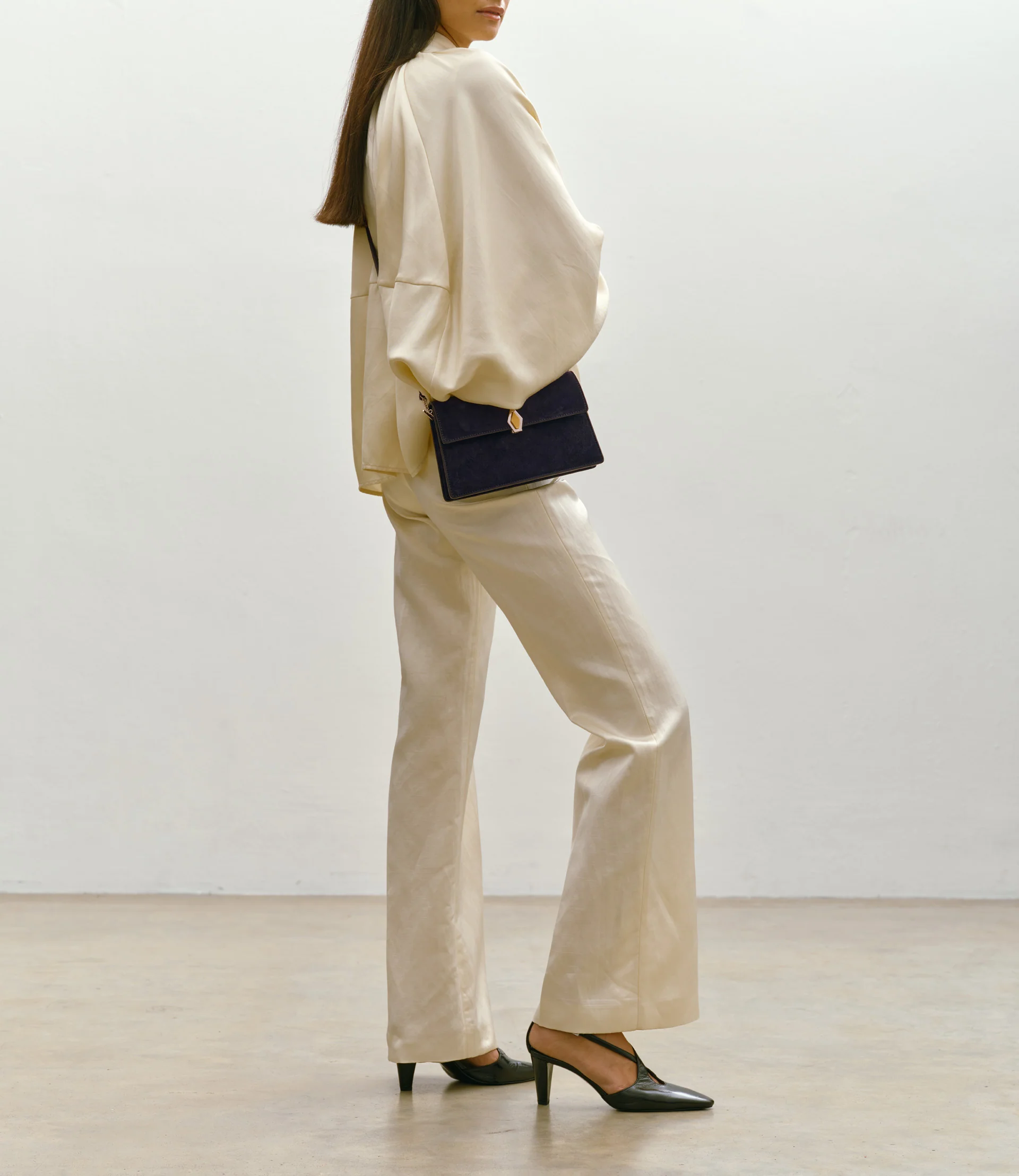 Parallel 22 Buttery Suede Midnight - Image 5