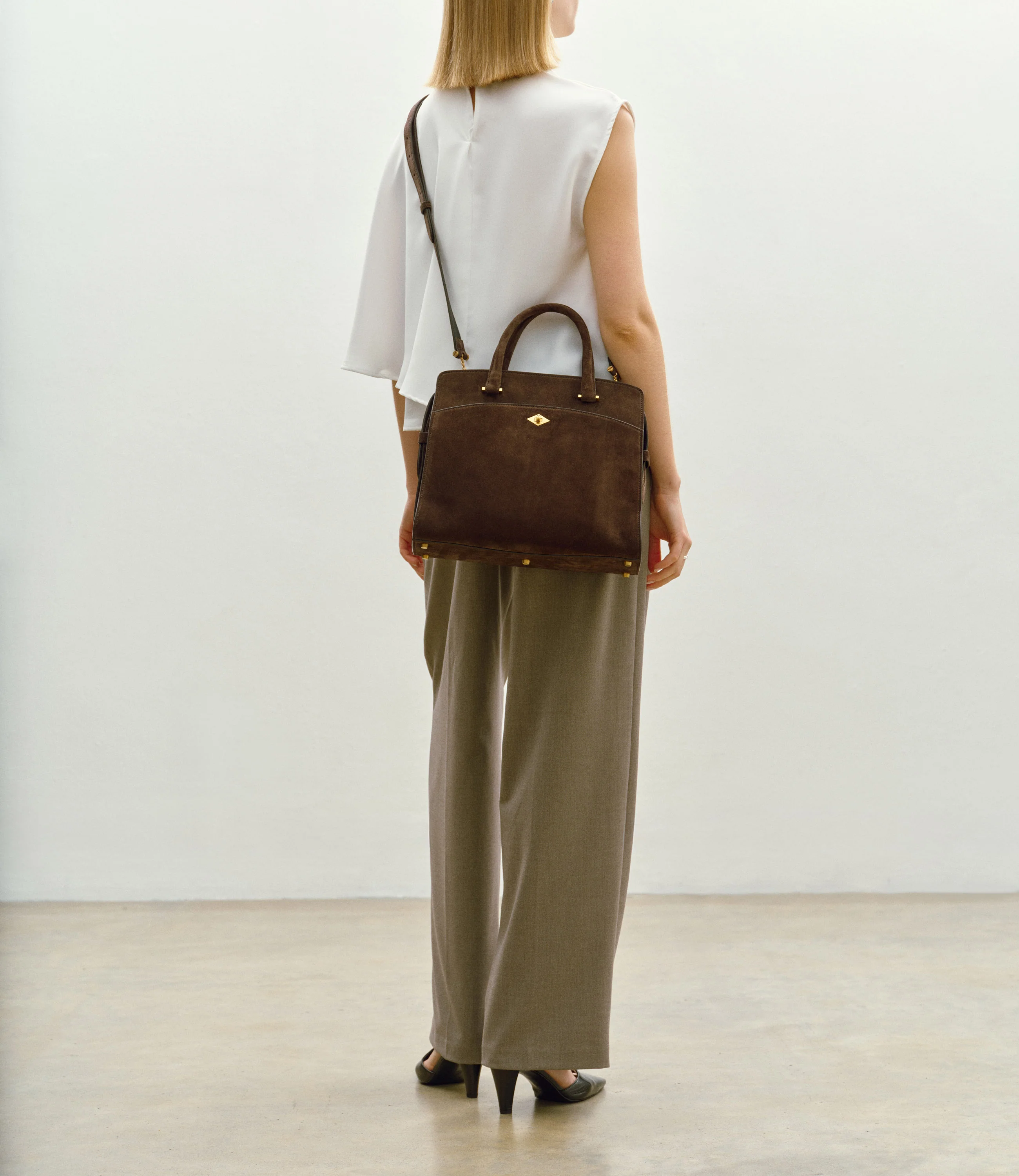 Private Eye Slim Suede Chocolate - Image 4