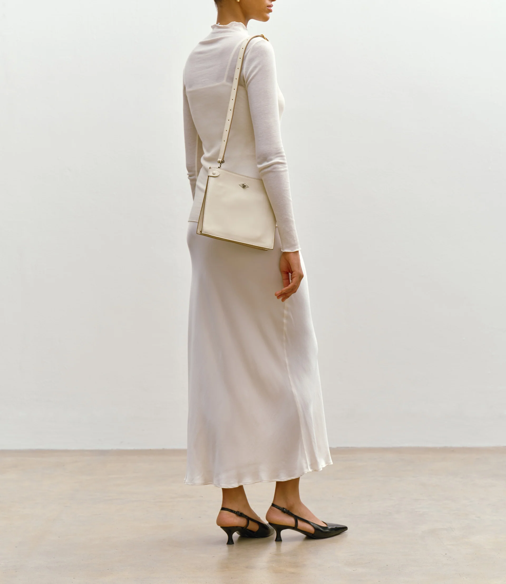 Stowaway Crossbody Elvis White Sand with Silver Hardware - Image 4