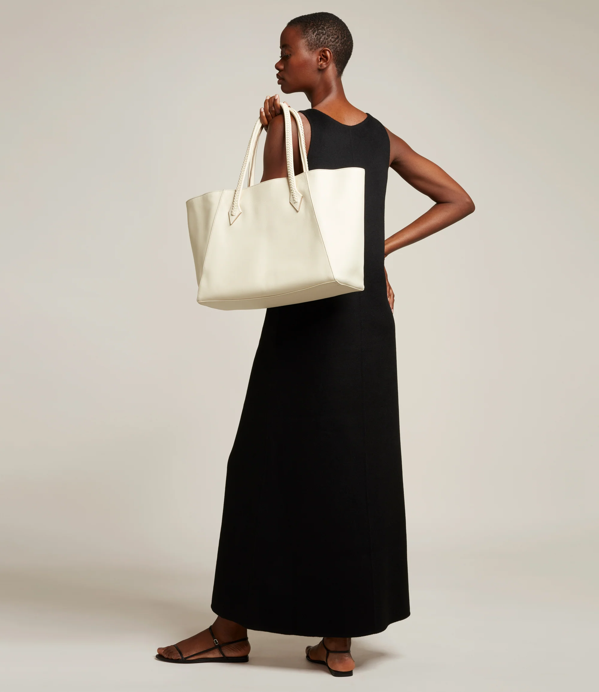 Vérité Collapsible Cabas Smooth Calfskin White Sand - Image 5